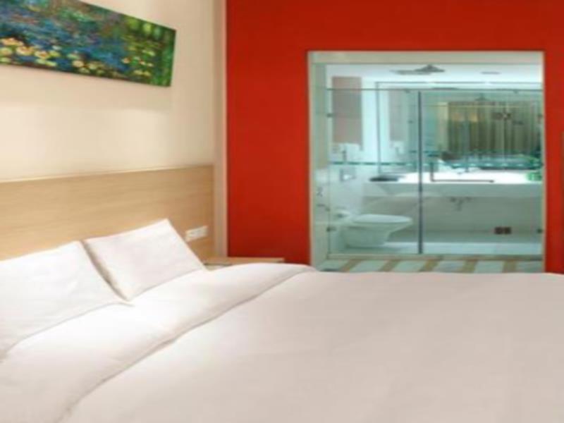Hanting Hotel Yibin Zhongshan Street Exterior photo