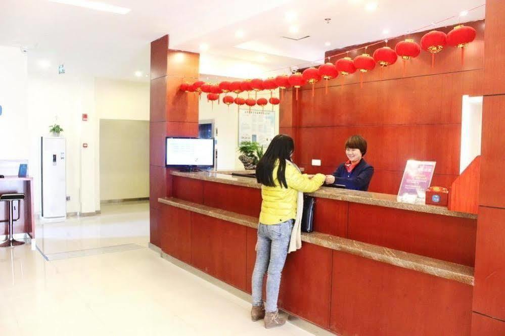 Hanting Hotel Yibin Zhongshan Street Exterior photo