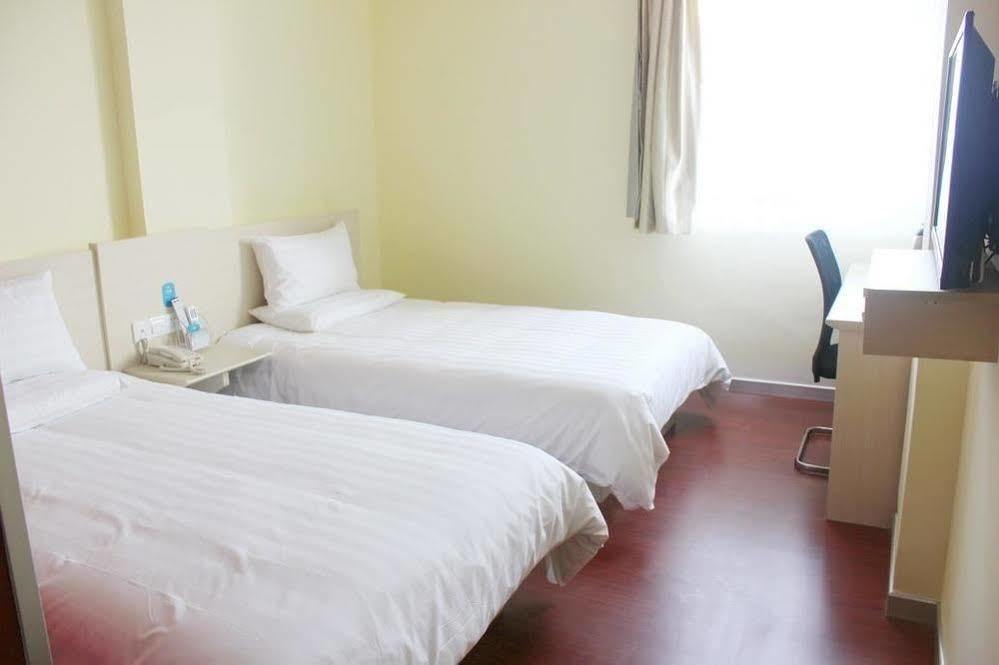 Hanting Hotel Yibin Zhongshan Street Exterior photo